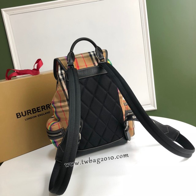 Burberry專門店新款中號彩虹Vintage格紋斜背式軍旅背包 巴寶莉男士女士後背包 yxb1392